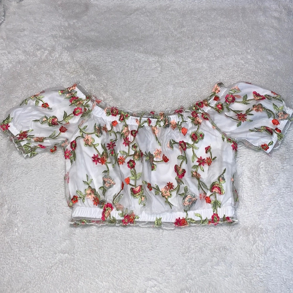 |3 FOR $20| URBAN PLANET Floral Sheer Crop Top